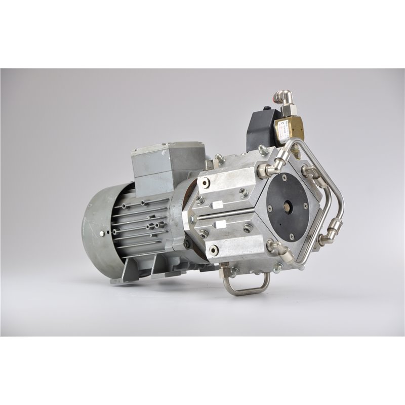 VACUUM PUMP