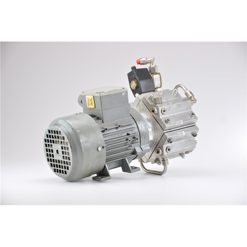 VACUUM PUMP