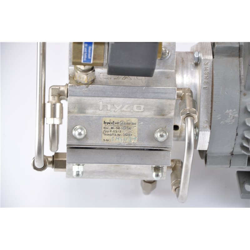 VACUUM PUMP